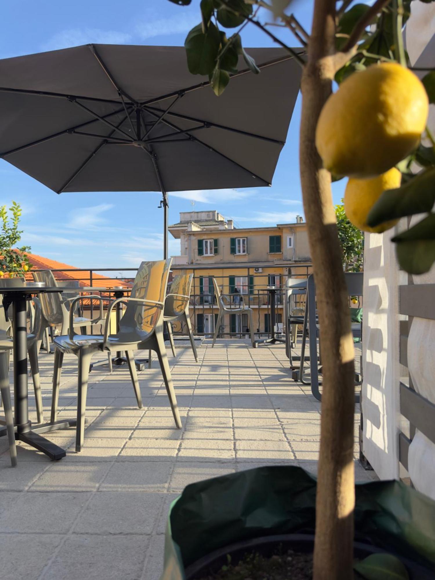 Prima Fila Due Pemium Guest House Sanremo Exterior foto